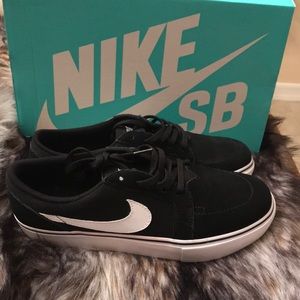 Nike Satire II (GS)